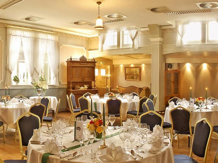 Landgasthaus & Hotel Lindenhof Königslutter am Elm Extérieur photo