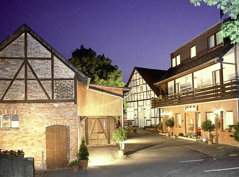 Landgasthaus & Hotel Lindenhof Königslutter am Elm Extérieur photo