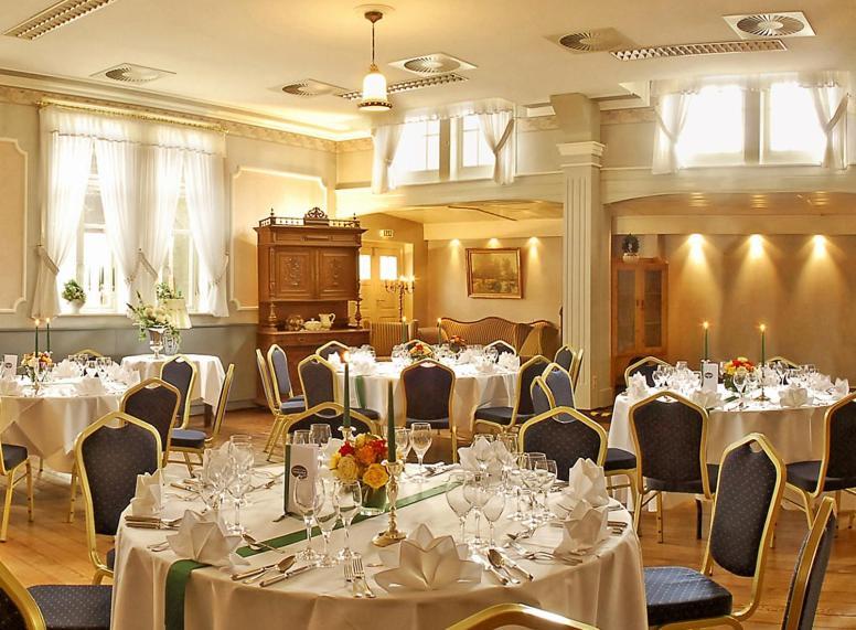 Landgasthaus & Hotel Lindenhof Königslutter am Elm Extérieur photo
