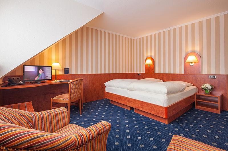 Landgasthaus & Hotel Lindenhof Königslutter am Elm Extérieur photo