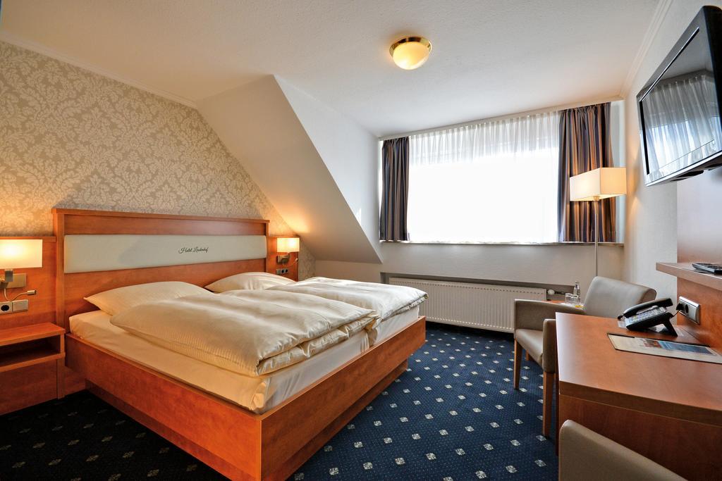 Landgasthaus & Hotel Lindenhof Königslutter am Elm Extérieur photo